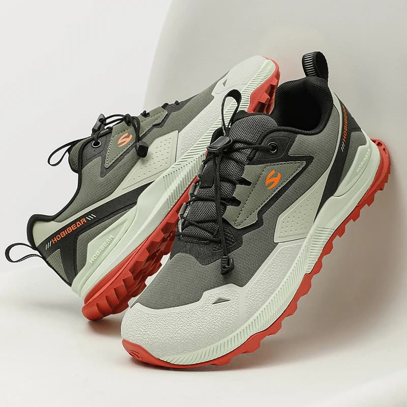 Hollow - Wide Toe Sneakers